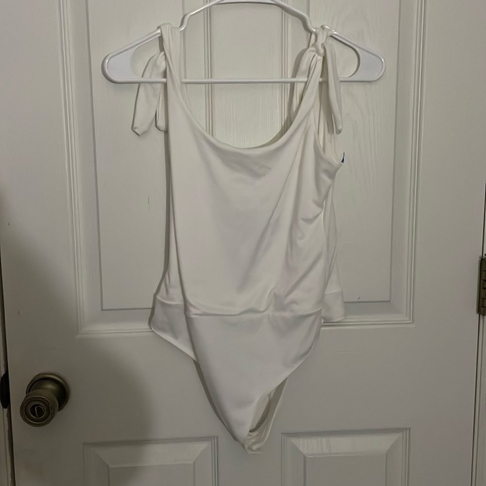 White bodysuit lulus size large
